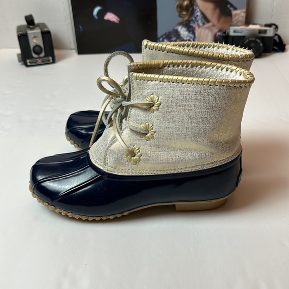 Jack Rodgers Chloe Rain/ snow boots with a whipstitch blue and gold . - Picture 4 of 11